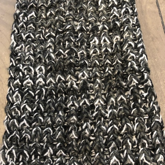 Victoria’s Secret Black scarf - Picture 2 of 2